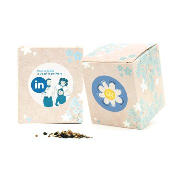 Cajita personalizada con kit de flores no me olvides