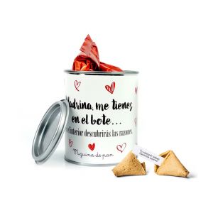 Galletas de la fortuna en bote pintura